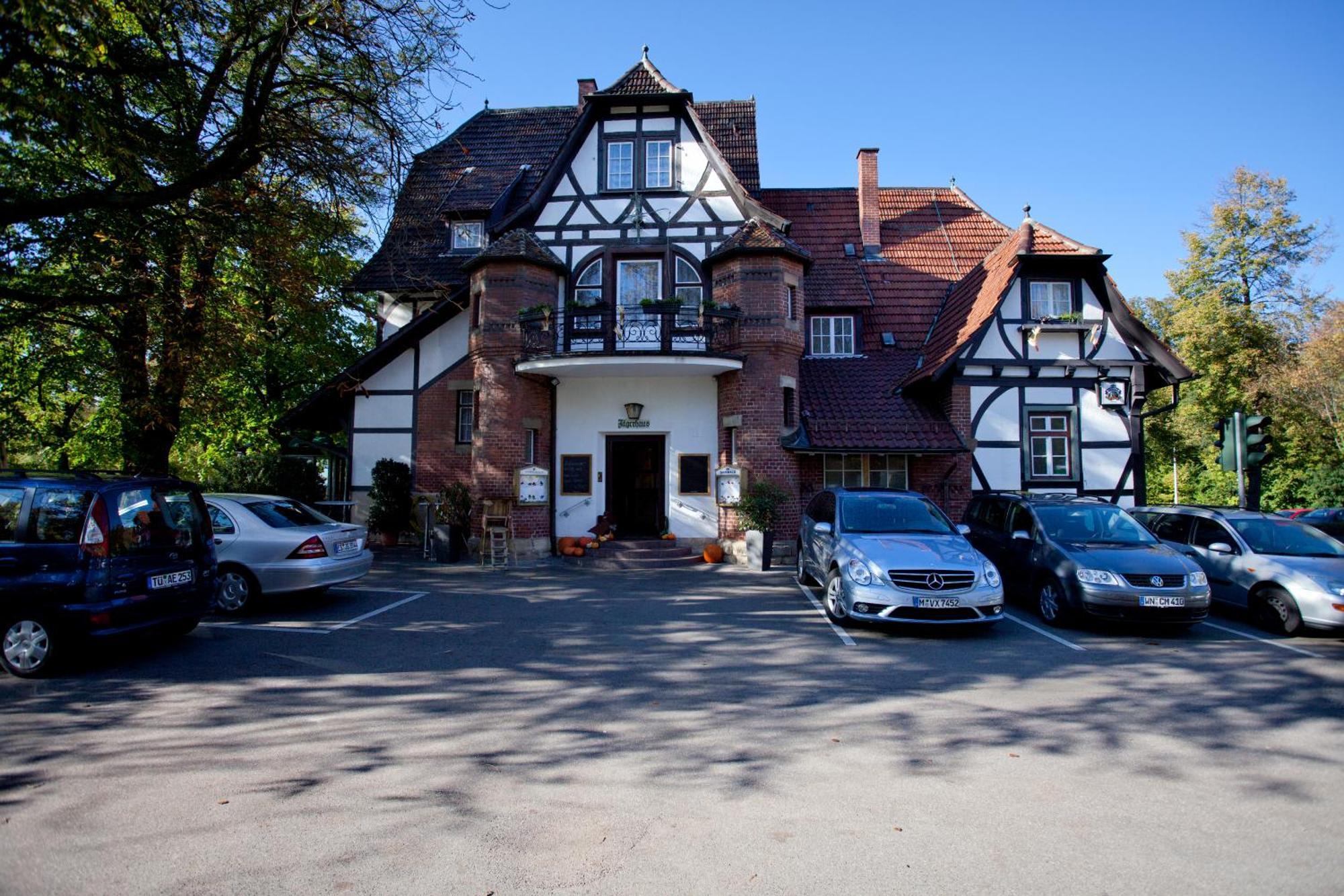 Hotel Jaegerhaus In Esslingen 3*