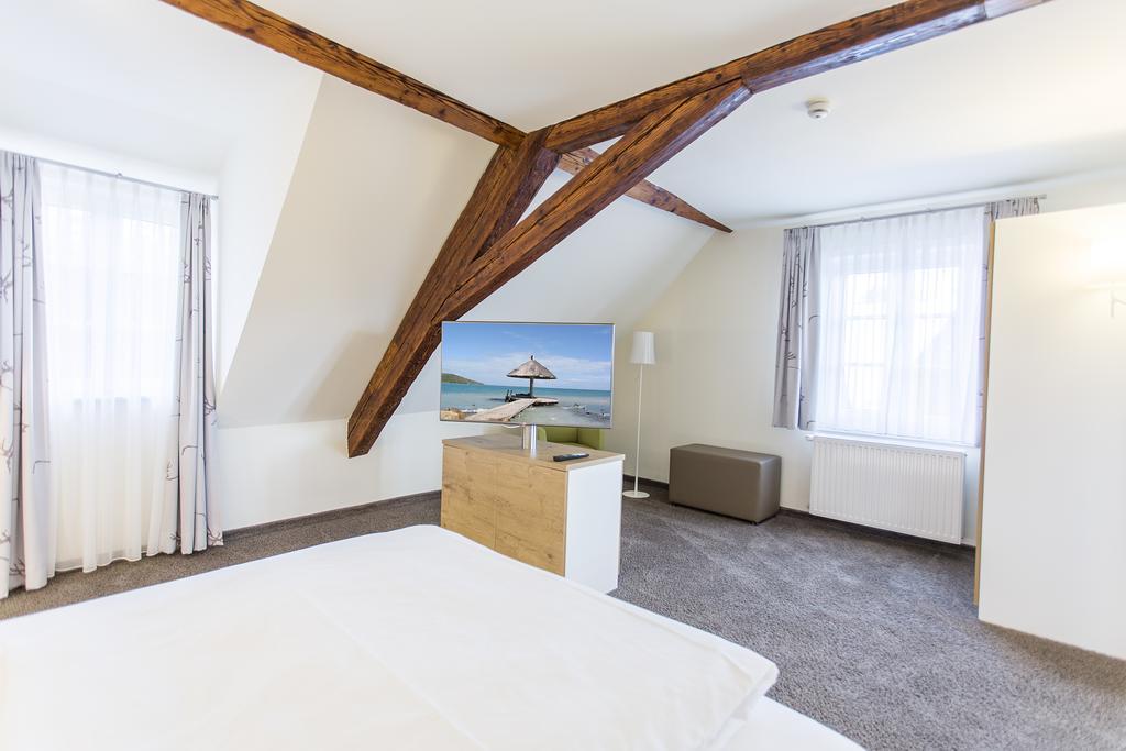 Hotel Jaegerhaus In Esslingen 3*